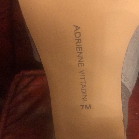 ADRIENNE VITTADINI GRAY SUEDE SLIP ON HEELS SIZE7 ALBI NEW w/OUT BOX - Picture 10 of 10